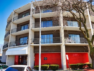 3900 W 95th St Unit 300, Evergreen Park, IL 60805