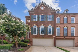 7123 Point Replete Cir, Fort Belvoir, VA 22060