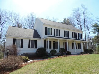 10 Meadowwood Rd, Kingston, NH 03848