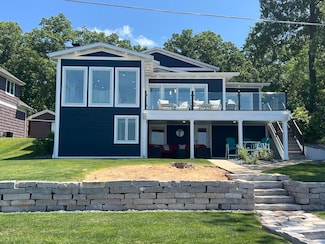 940 E Eagle Lake Dr, Kalamazoo, MI 49009
