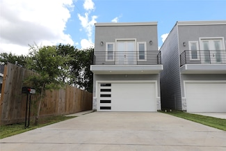 4422 Phlox St, Houston, TX 77051