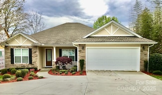 18 Eagle Pointe Way, Flat Rock, NC 28731