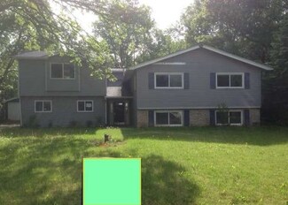 558 Parkwood Dr, Joliet, IL 60432