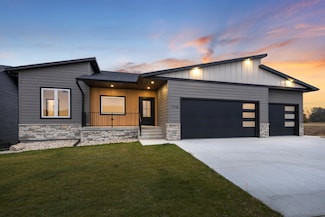 1114 Steamboat Trail, Brookings, SD 57006