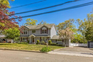 39 Richie Ct N, Saint James, NY 11780