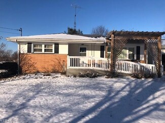 270 Earl Dr NW, Warren, OH 44483