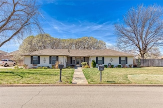 1203 N Lusk Ave, Elk City, OK 73644