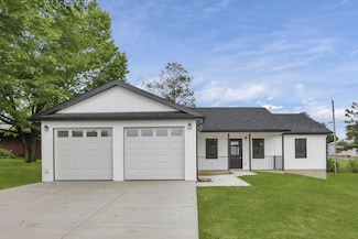 105 Hillcrest Dr, Danville, OH 43014
