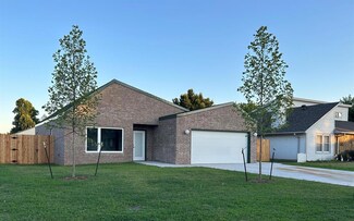 11612 SW 5th St, Yukon, OK 73099
