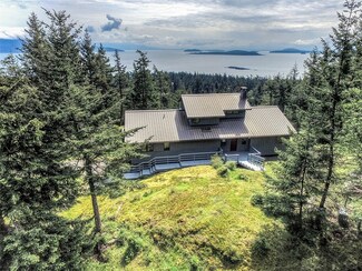206 Upper Cow Hill Rd, Olga, WA 98279
