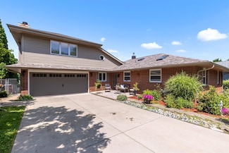 2150 Stornway Dr, Rockford, IL 61107