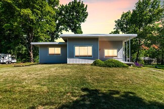 1375 Blossom St SE, Grand Rapids, MI 49508
