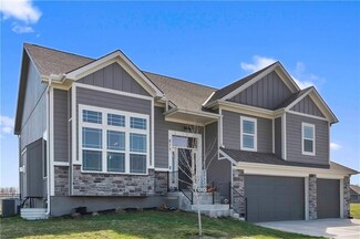 811 W Rader St, Lone Jack, MO 64086