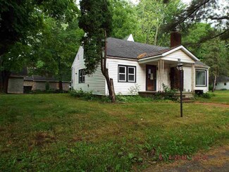 388 N Armstrong St, Camden, IN 46917