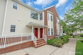 116 Forest Dr, Piscataway, NJ 08854