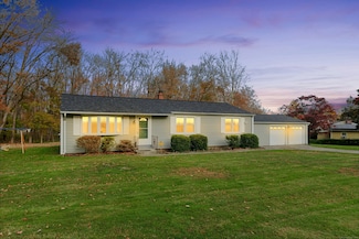 132 Old Tannery Rd, Monroe, CT 06468