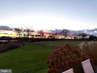 77 Pennington Ct, Riverside, NJ 08075