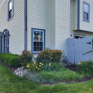 759 Ridge Cir, Chesapeake, VA 23320