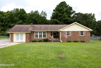 4631 Windsor Rd, Elm City, NC 27822