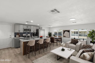410 N 67th Ln, Phoenix, AZ 85043