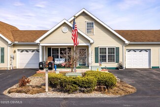 5 Alvira Ct, Allenwood, PA 17810