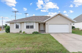 5385 S Aaron Ave, Springfield, MO 65810