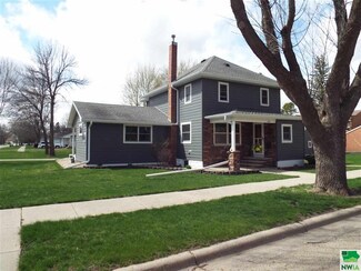 119 9th Ave, Sibley, IA 51249