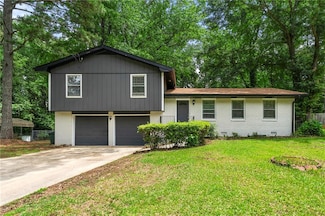 586 Chris Cir, Lawrenceville, GA 30044