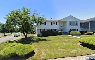 57 Standish Dr, Clifton, NJ 07013