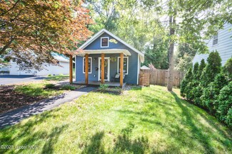 6 Gipp Rd, Albany, NY 12203