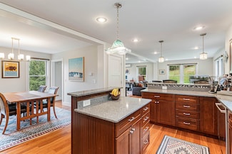 365 Wallis Dr, Waitsfield, VT 05673