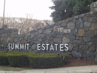 1002 Paradise Rd Unit PHH, Swampscott, MA 01907