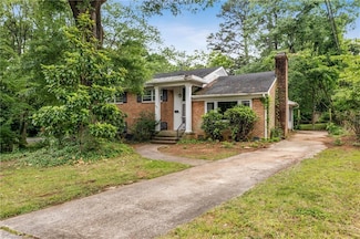 2101 Briarwood Dr, Greensboro, NC 27403