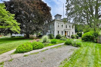 51 Woodland St Unit 2, Newburyport, MA 01950