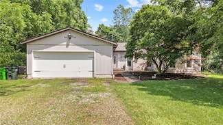 7140 Hunter Dr, Chippewa Lake, OH 44215