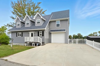 1425 E 700 S, Wolcottville, IN 46795