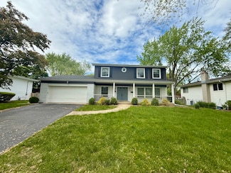 1046 Crestfield Ave, Libertyville, IL 60048
