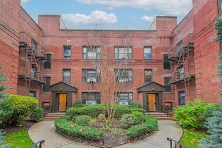 139-06 Pershing Crescent Unit 1G, Jamaica, NY 11435