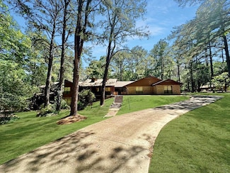 1020 Lexington Ln, McComb, MS 39648