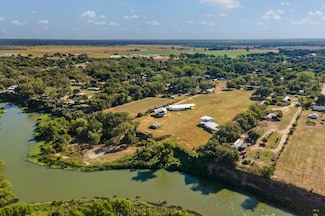 1800 Man o War Dr, Garfield, TX 78617