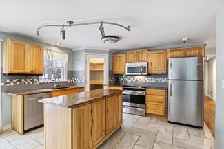 5 Bramblewood Dr, Portland, ME 04103