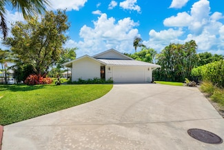 10762 SE Burgee Ct, Hobe Sound, FL 33455