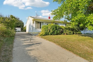 683 Clara Ave, Pontiac, MI 48340