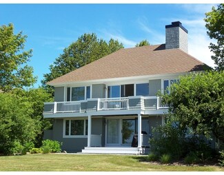 14 N Shore Dr, South Dartmouth, MA 02748
