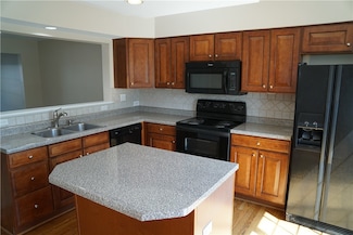13 Castle View Dr, Mc Kees Rocks, PA 15136