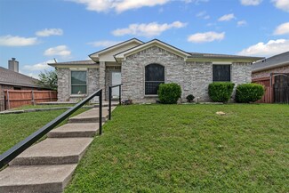 1100 Cedarcrest Dr, Mesquite, TX 75149