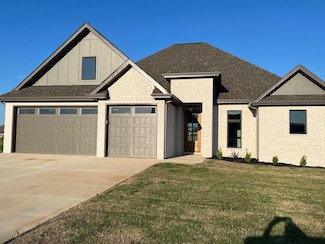 103 Shane Dr, Muscle Shoals, AL 35661