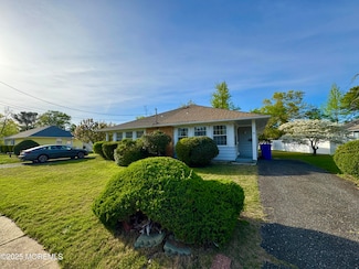 10 Caribbean Ct, Toms River, NJ 08753