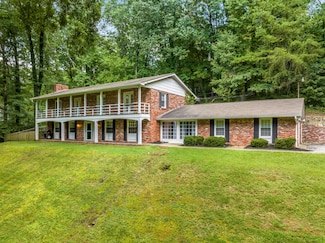 949 Whippoorwill Dr, Signal Mountain, TN 37377