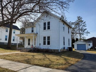 527 16th Ave, Monroe, WI 53566
